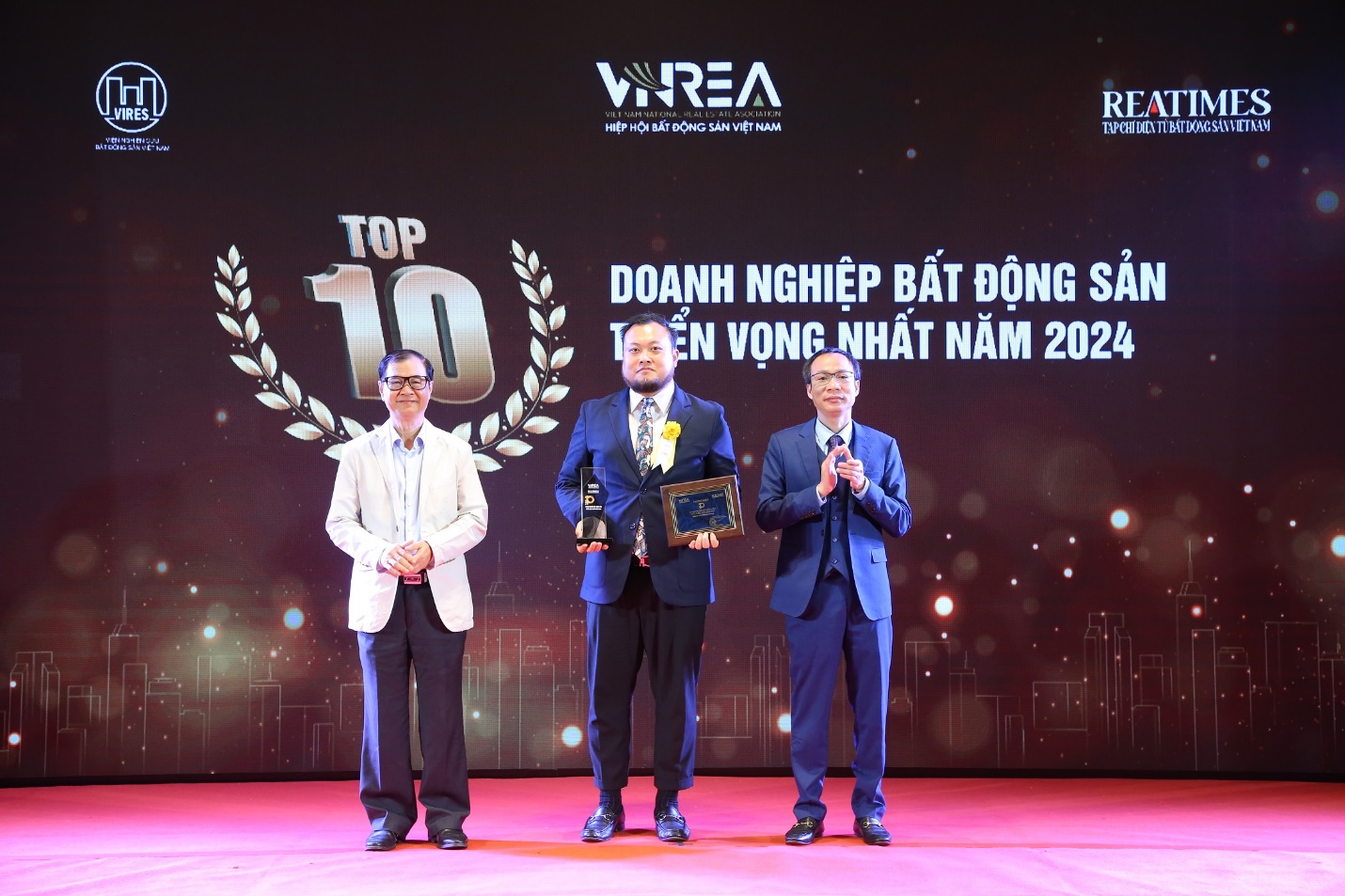ROX Living đạt 2 giải thưởng thương hiệu bất động sản dẫn đầu 2023 - 2024